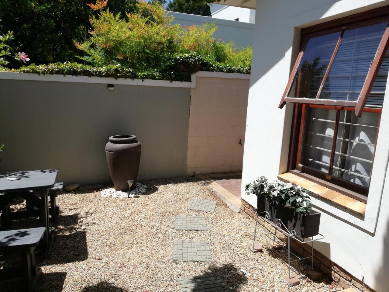 Rhodes Lodge Stellenbosch Exterior photo